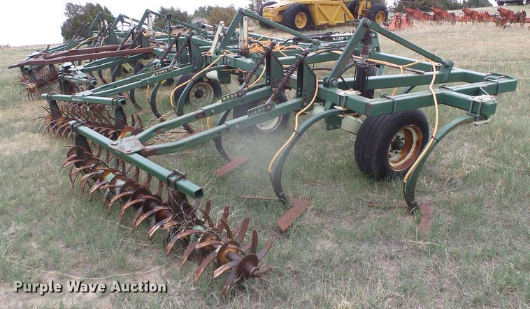image for item DI5572 QuinStar Fallow Master II  field cultivator