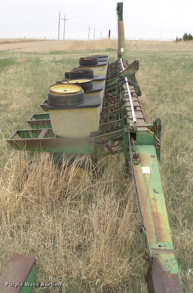 image for item DI5575 John Deere P7100  planter