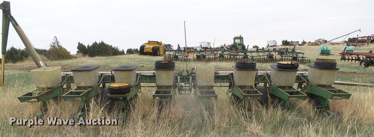 image for item DI5575 John Deere P7100  planter