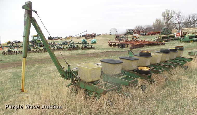 image for item DI5575 John Deere P7100  planter