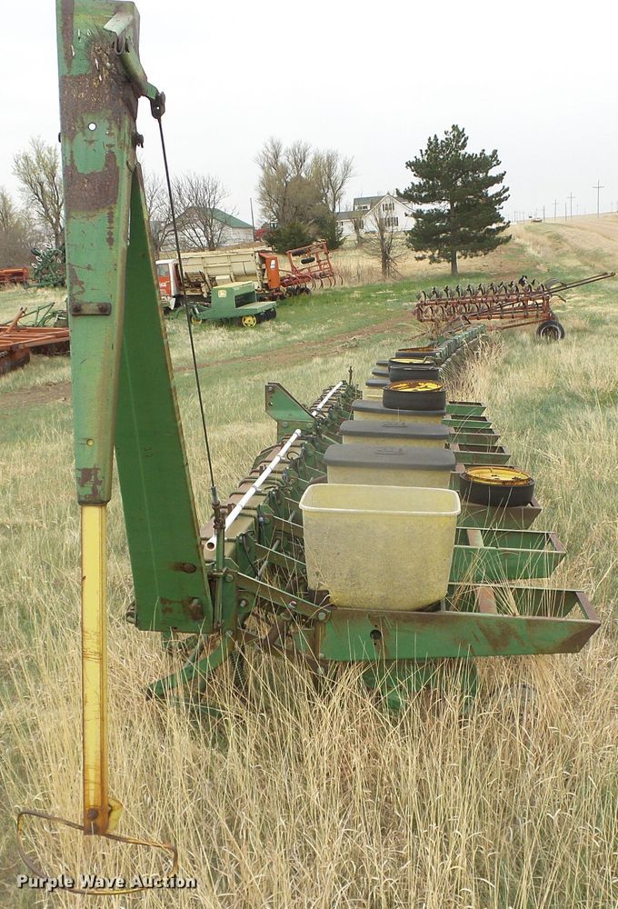 image for item DI5575 John Deere P7100  planter