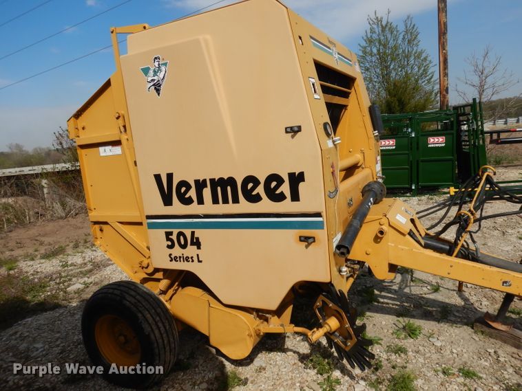image for item DI6529 1998 Vermeer 504L  round baler
