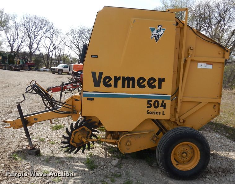 image for item DI6529 1998 Vermeer 504L  round baler