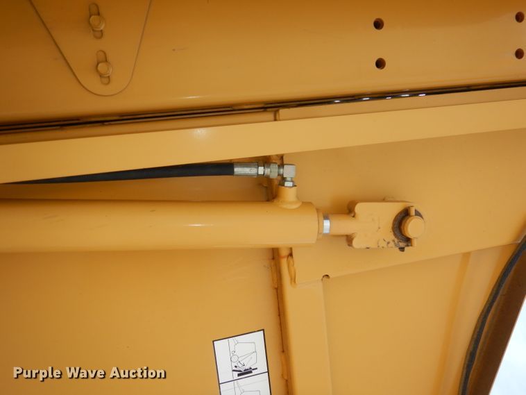 image for item DI6529 1998 Vermeer 504L  round baler