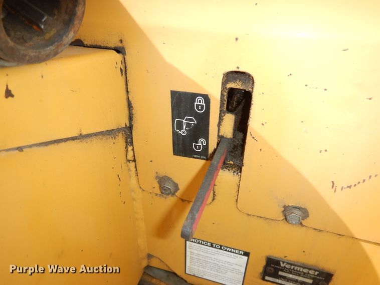 image for item DI6529 1998 Vermeer 504L  round baler