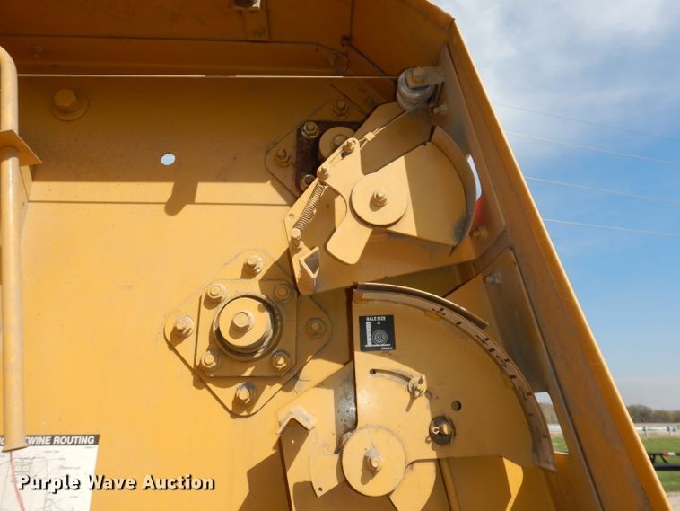 image for item DI6529 1998 Vermeer 504L  round baler