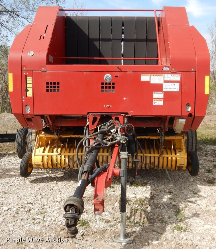 image for item DI6530 2012 New Holland BR7090  round baler