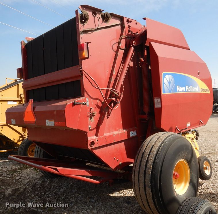 image for item DI6530 2012 New Holland BR7090  round baler