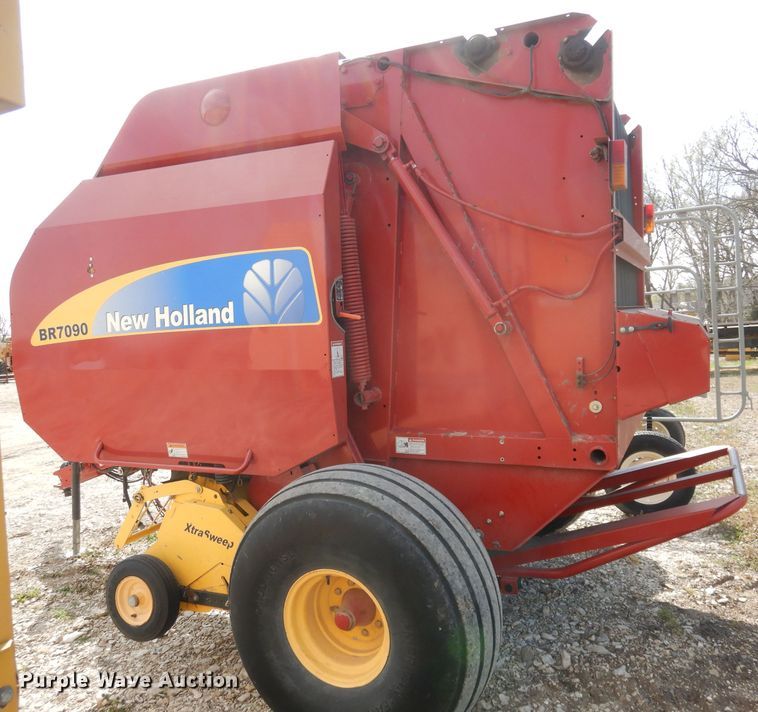 image for item DI6530 2012 New Holland BR7090  round baler