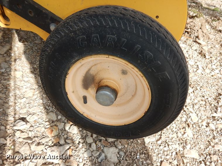 image for item DI6530 2012 New Holland BR7090  round baler