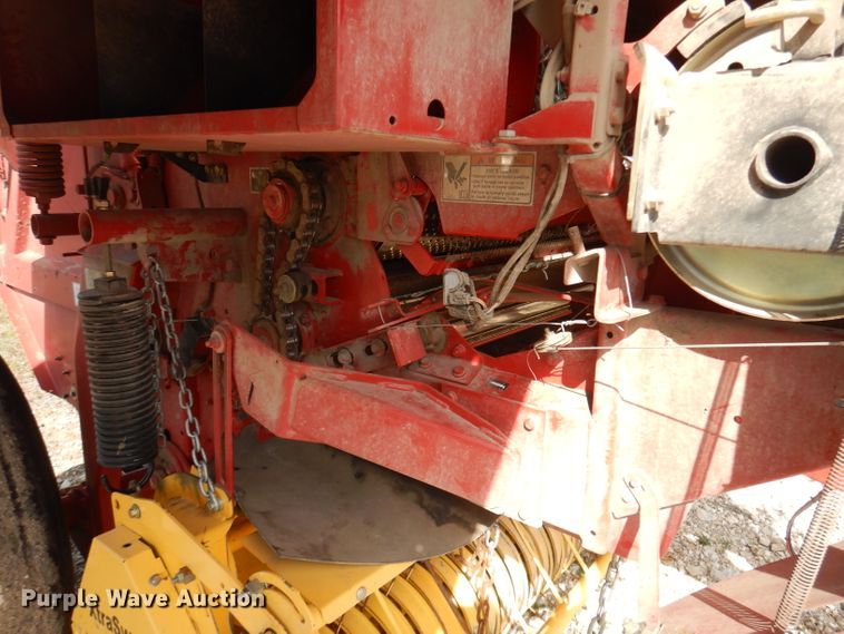 image for item DI6530 2012 New Holland BR7090  round baler