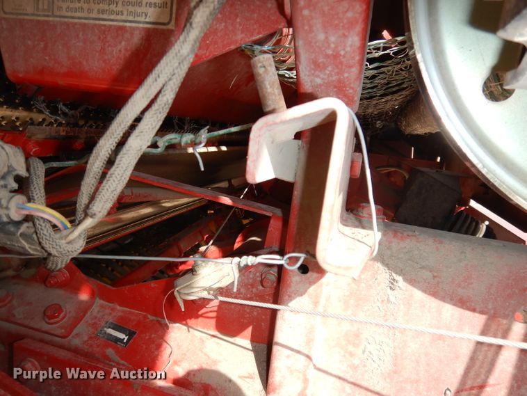 image for item DI6530 2012 New Holland BR7090  round baler