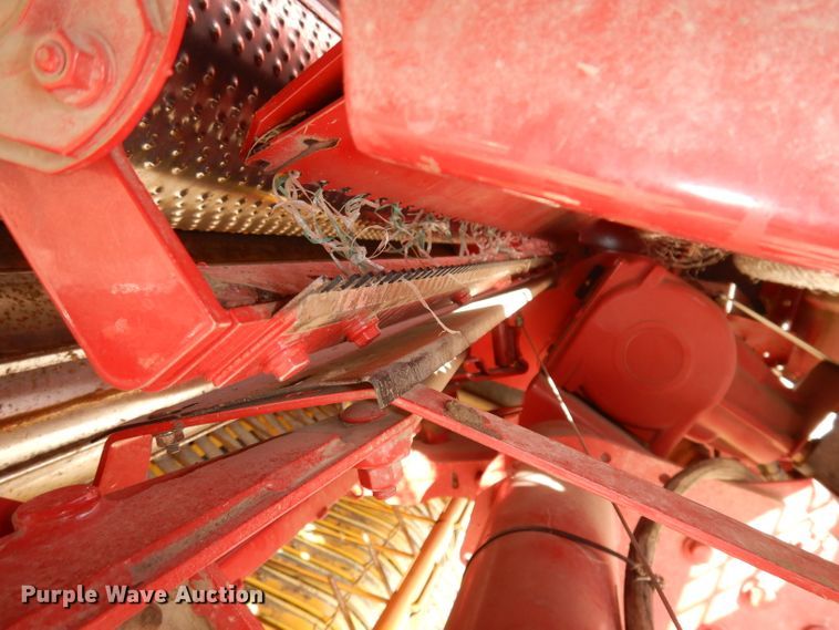 image for item DI6530 2012 New Holland BR7090  round baler