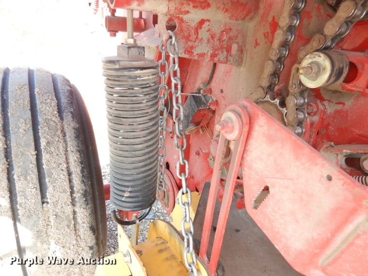 image for item DI6530 2012 New Holland BR7090  round baler