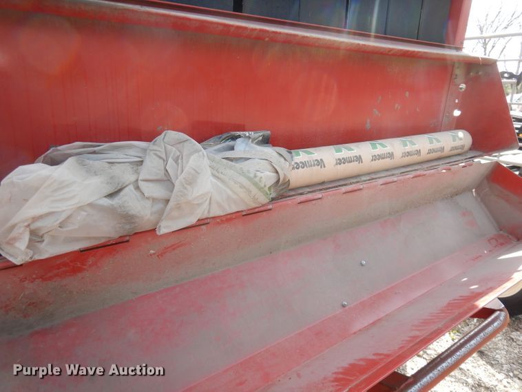 image for item DI6530 2012 New Holland BR7090  round baler