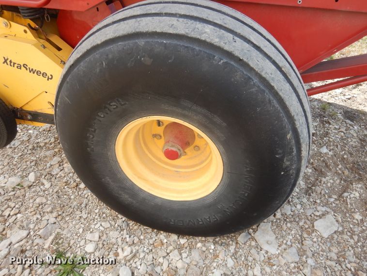 image for item DI6530 2012 New Holland BR7090  round baler