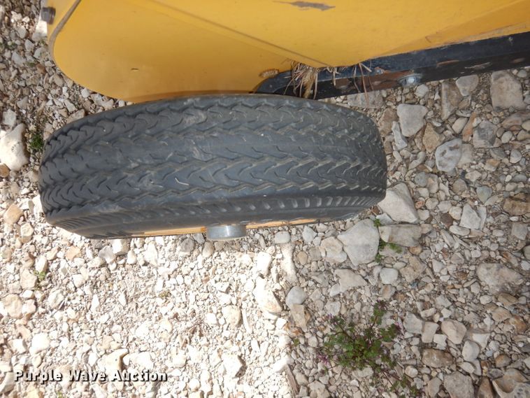 image for item DI6530 2012 New Holland BR7090  round baler