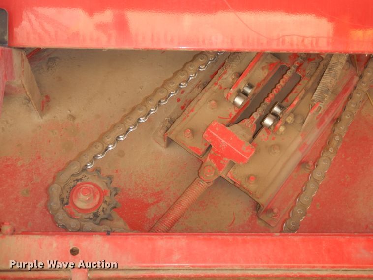 image for item DI6530 2012 New Holland BR7090  round baler