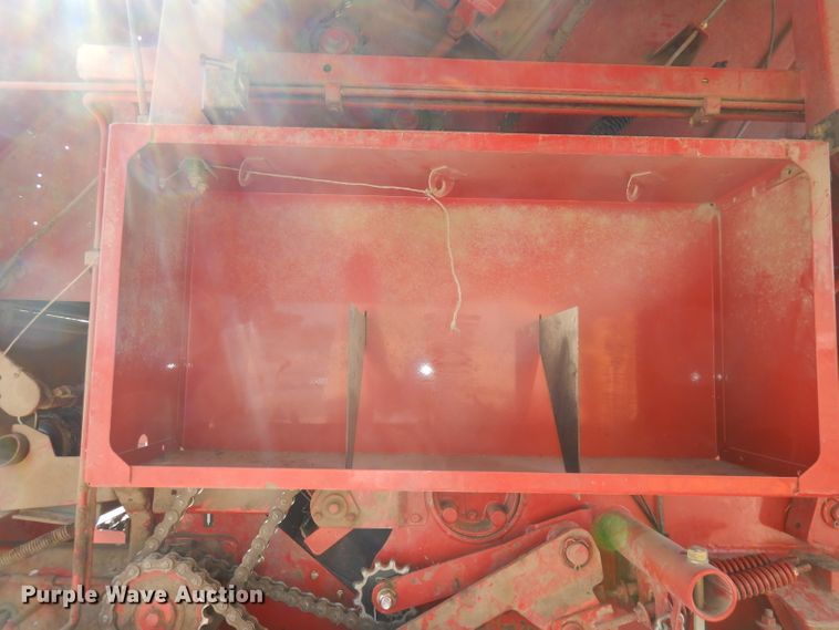 image for item DI6530 2012 New Holland BR7090  round baler