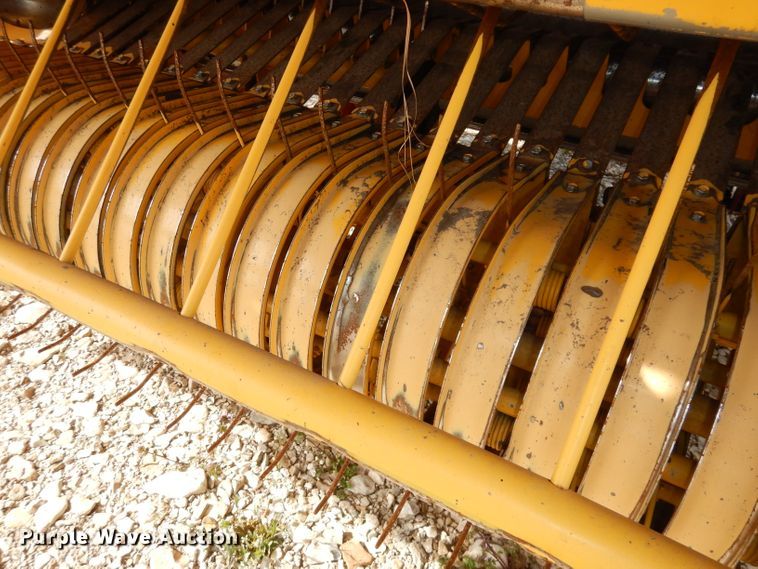 image for item DI6530 2012 New Holland BR7090  round baler