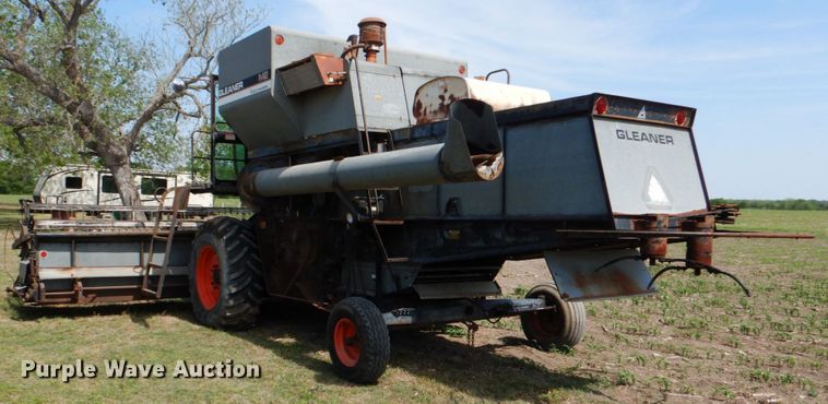 image for item DJ0769 Gleaner M2  combine