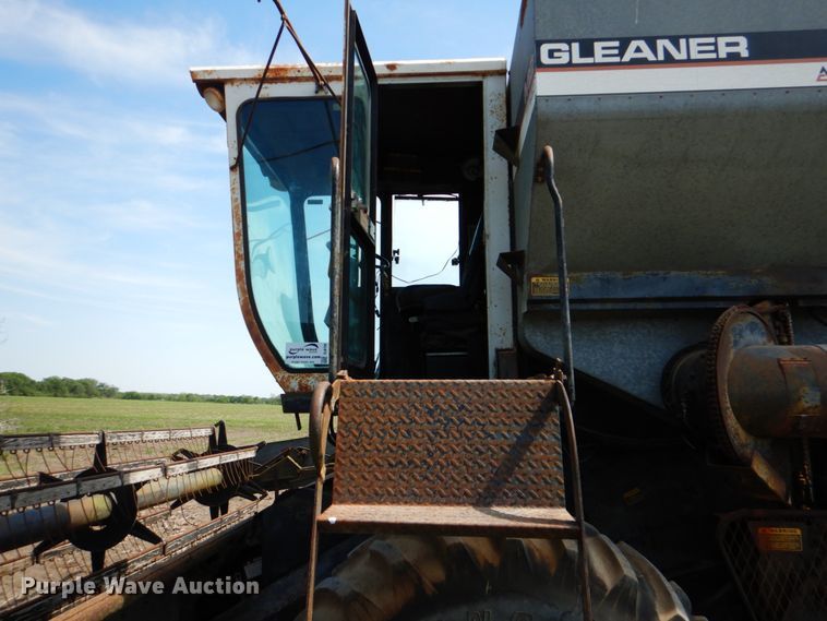 image for item DJ0769 Gleaner M2  combine