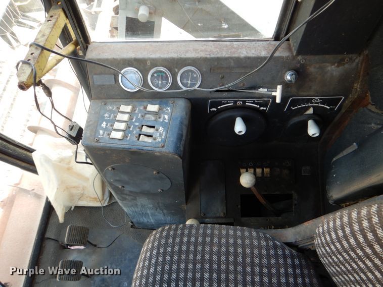 image for item DJ0769 Gleaner M2  combine