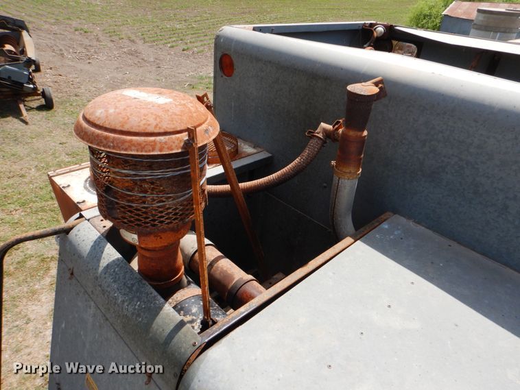 image for item DJ0769 Gleaner M2  combine