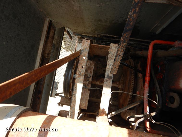 image for item DJ0769 Gleaner M2  combine