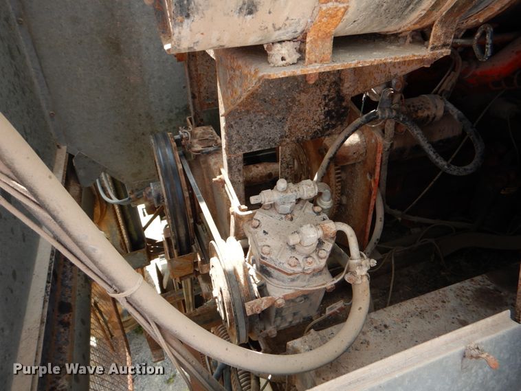 image for item DJ0769 Gleaner M2  combine