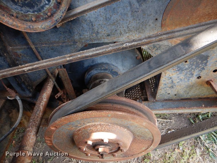 image for item DJ0769 Gleaner M2  combine