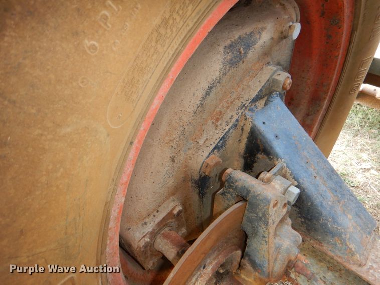 image for item DJ0769 Gleaner M2  combine