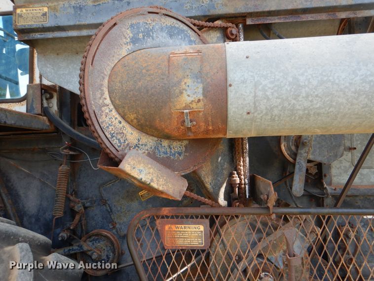 image for item DJ0769 Gleaner M2  combine