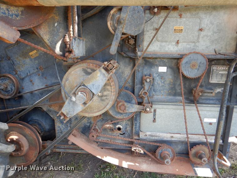 image for item DJ0769 Gleaner M2  combine