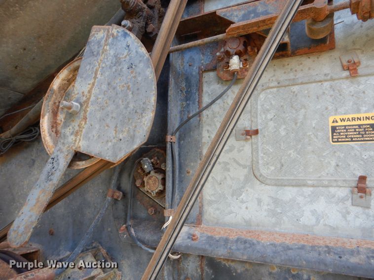 image for item DJ0769 Gleaner M2  combine