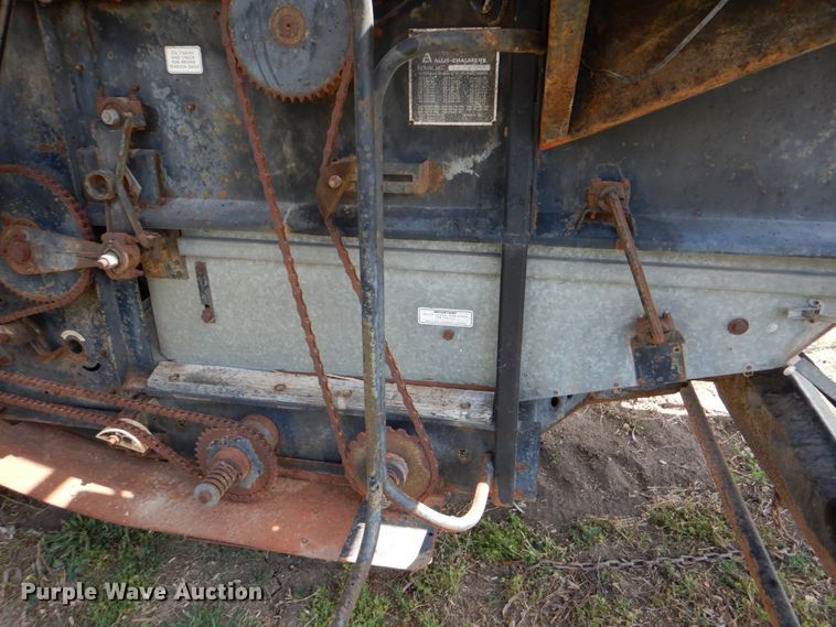 image for item DJ0769 Gleaner M2  combine