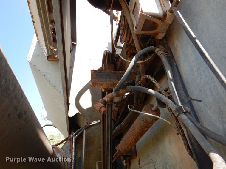 image for item DJ0769 Gleaner M2  combine