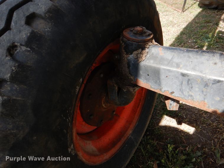 image for item DJ0769 Gleaner M2  combine