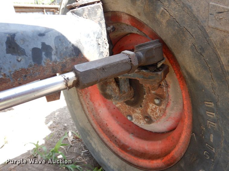 image for item DJ0769 Gleaner M2  combine