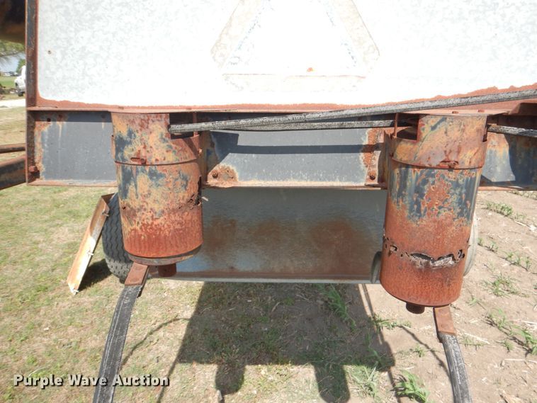 image for item DJ0769 Gleaner M2  combine