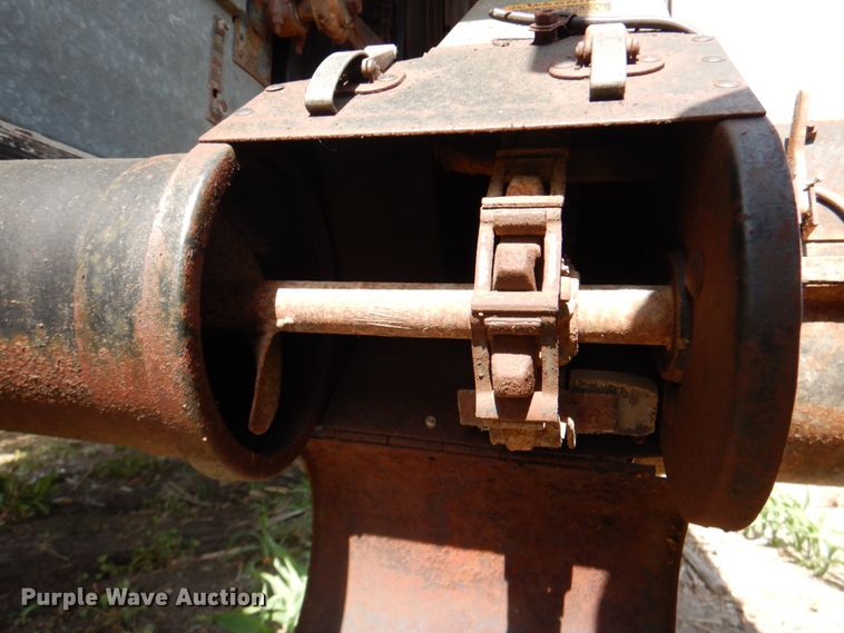 image for item DJ0769 Gleaner M2  combine