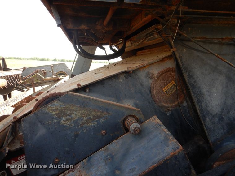 image for item DJ0769 Gleaner M2  combine