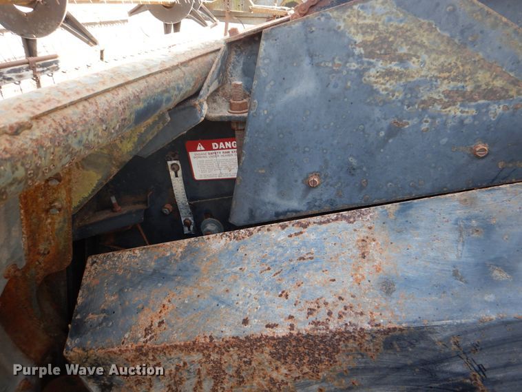 image for item DJ0769 Gleaner M2  combine