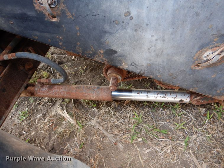 image for item DJ0769 Gleaner M2  combine