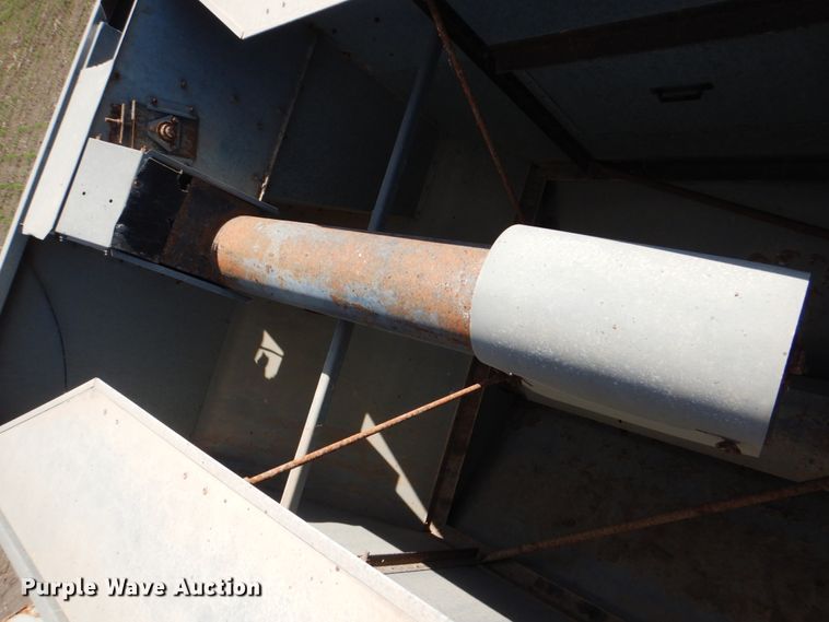 image for item DJ0769 Gleaner M2  combine