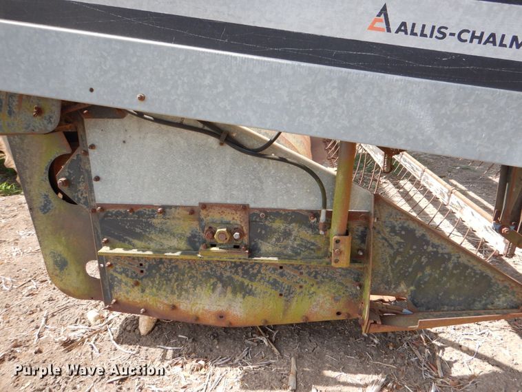 image for item DJ0769 Gleaner M2  combine