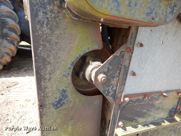 image for item DJ0769 Gleaner M2  combine