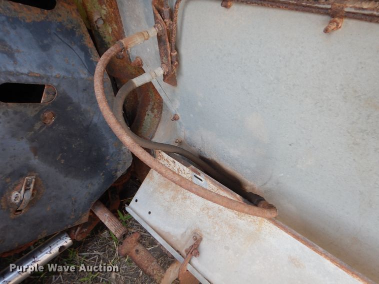 image for item DJ0769 Gleaner M2  combine