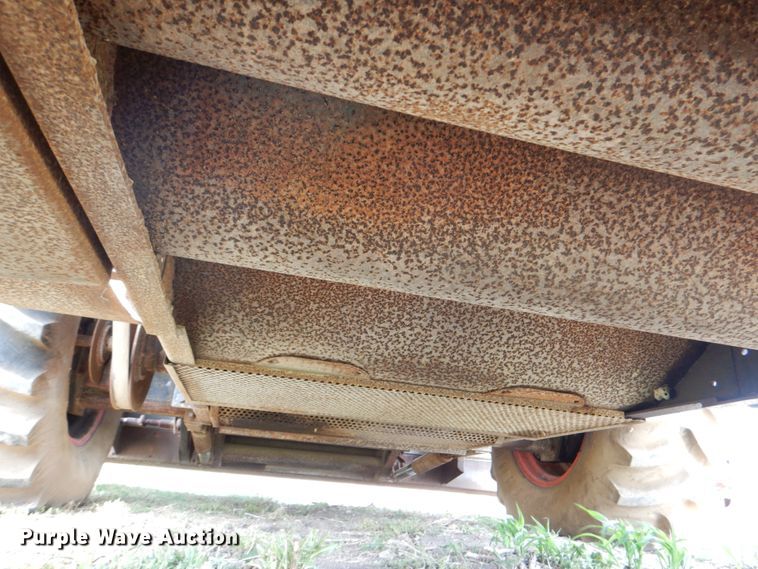 image for item DJ0769 Gleaner M2  combine