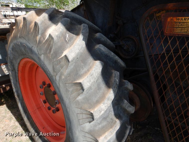 image for item DJ0769 Gleaner M2  combine